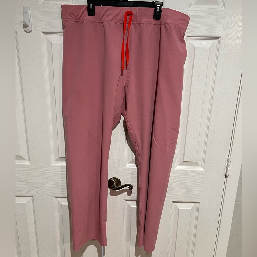 Figs Scrubs. Chalk pink Livingston. XXL. EUC